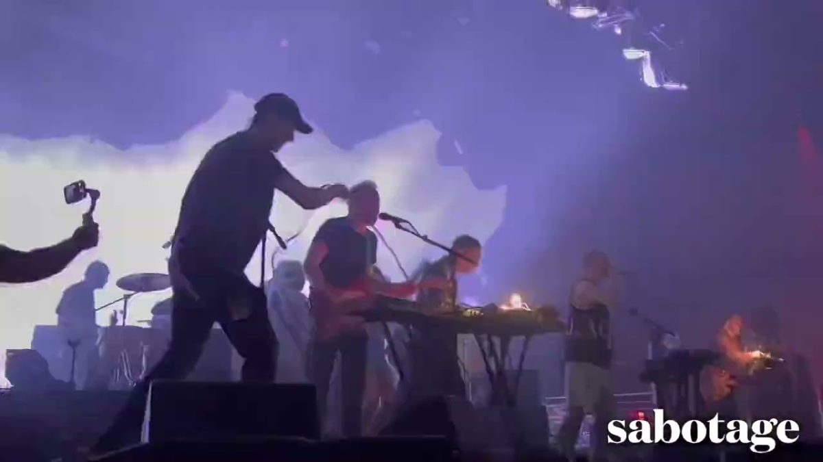 Hot Chip “Sabotage” (Beastie Boys cover) Avant Gardner-Brooklyn 5-10-22