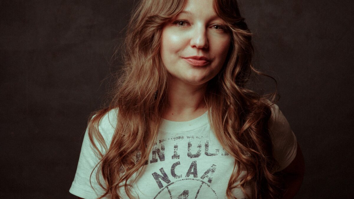 Kelsey Waldon Announces New Album ‘No Regular Dog’ & Shares Single