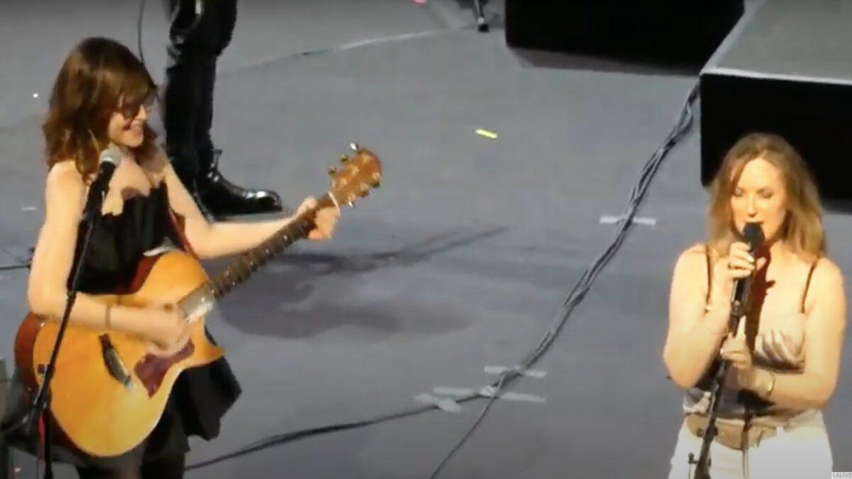 Watch Liz Phair & Lisa Loeb Cover ‘Bitter Sweet Symphony’ In Los Angeles