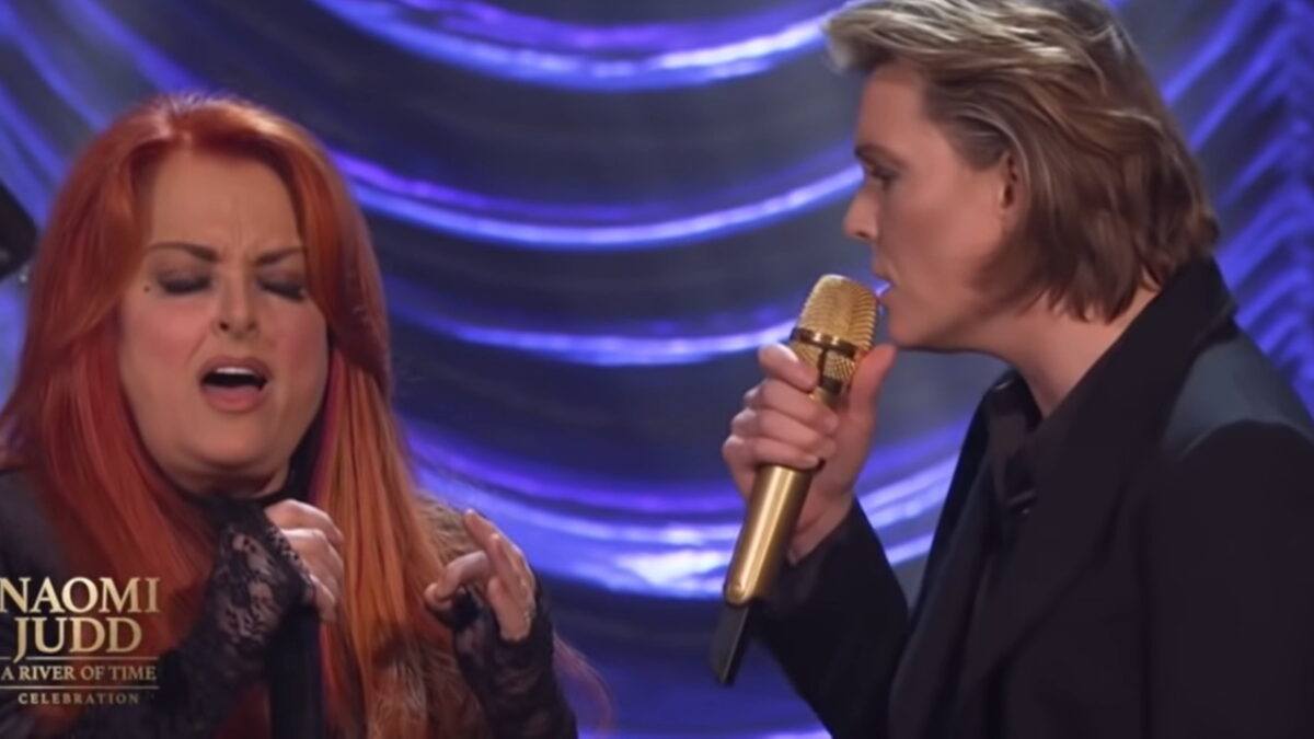 Wynonna, Brandi Carlile, Emmylou Harris, Allison Russell & Others Perform At Naomi Judd Tribute