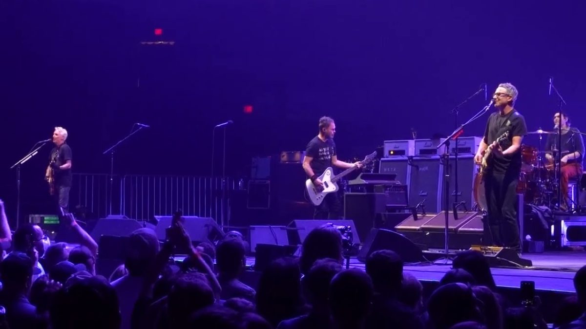 PEARL JAM : "Don't Gimmie No Lip" (Stone Gossard on lead vocals) - Fresno, California (May 16)