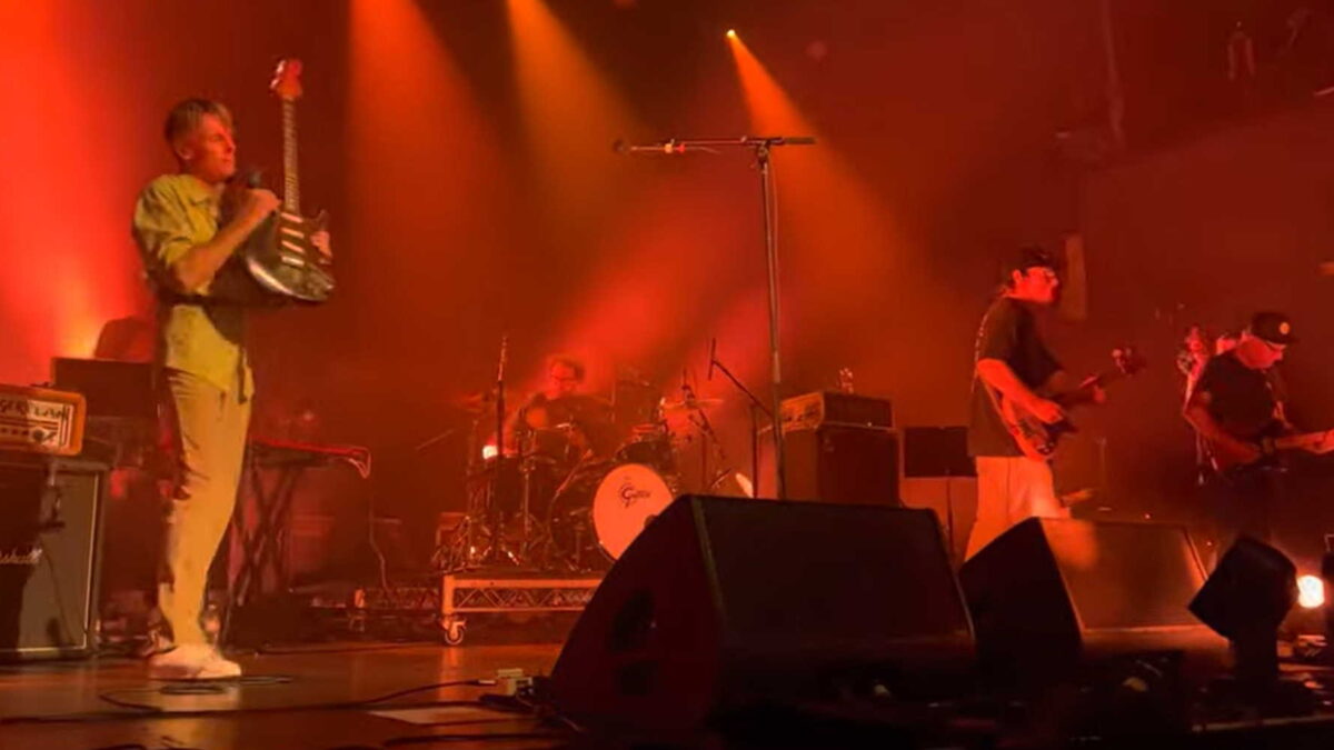 Pavement Reunites In Los Angeles For 1st Concert Since 2010
