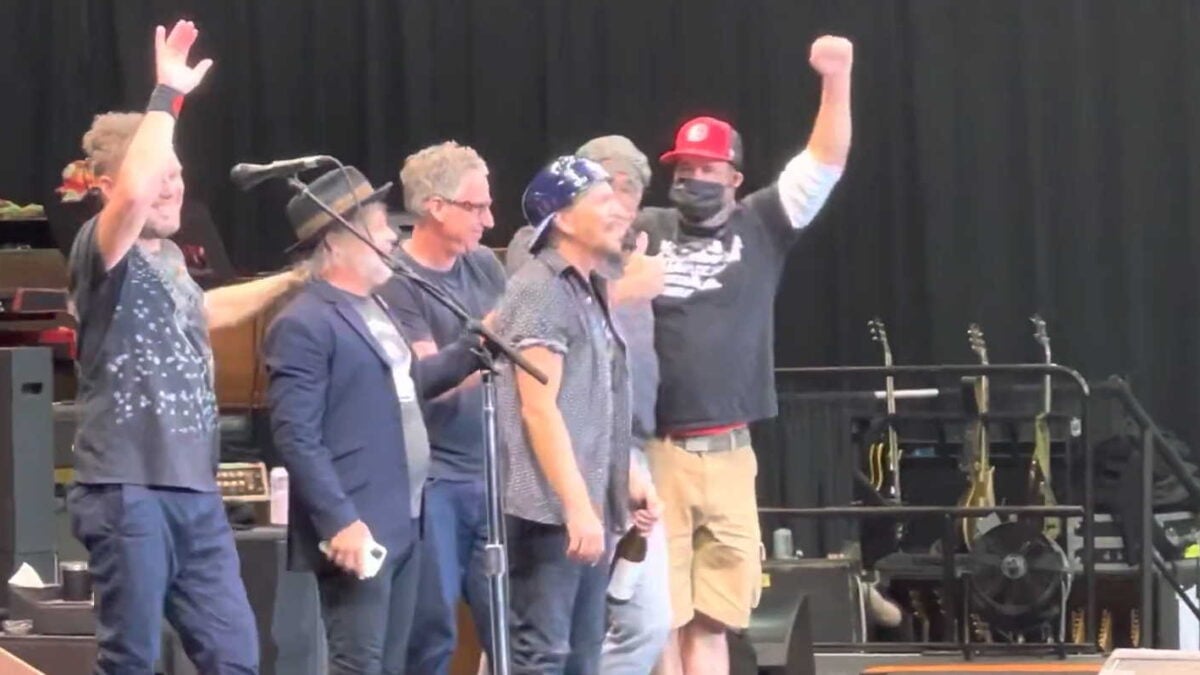Matt Cameron Misses Pearl Jam Concert In Oakland Due To COVID