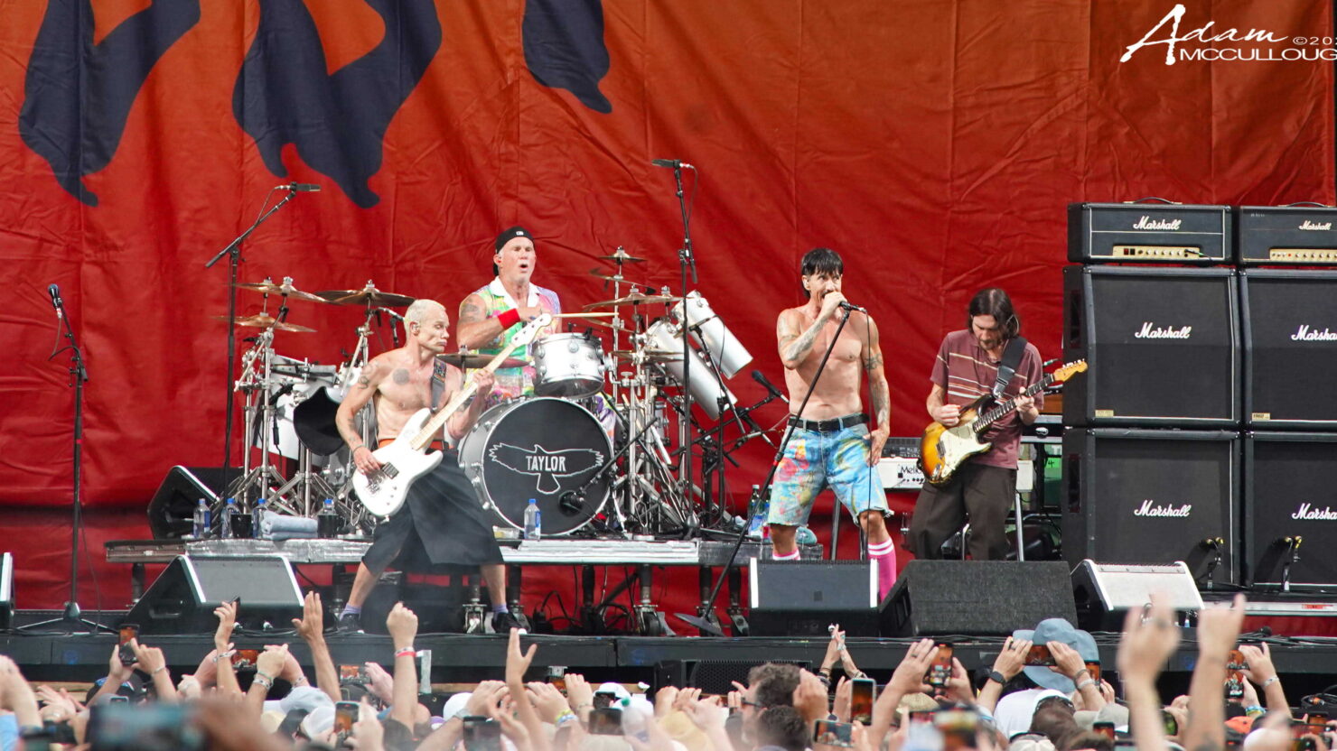 Red Hot Chili Peppers Dedicate Jazz Fest Set To Foo Fighters In New Orleans