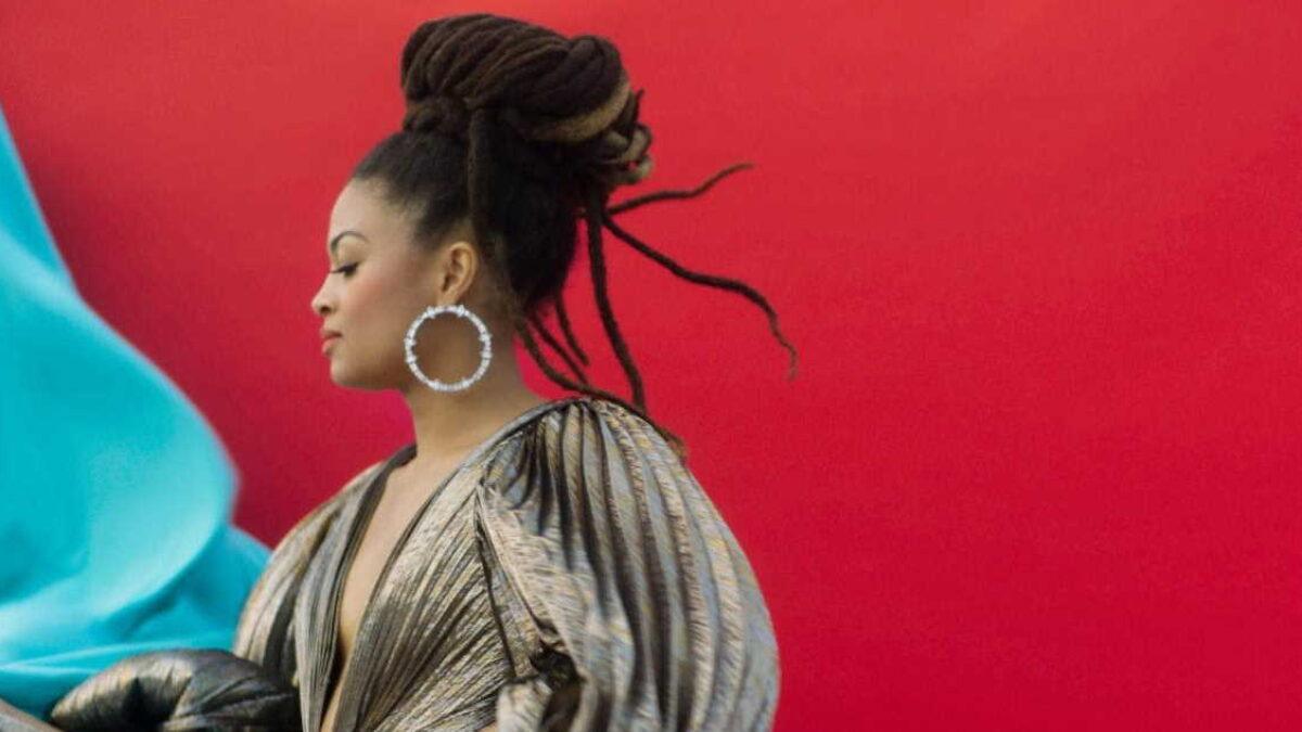 Watch Valerie June Cover Mazzy Star’s ‘Fade Into You’