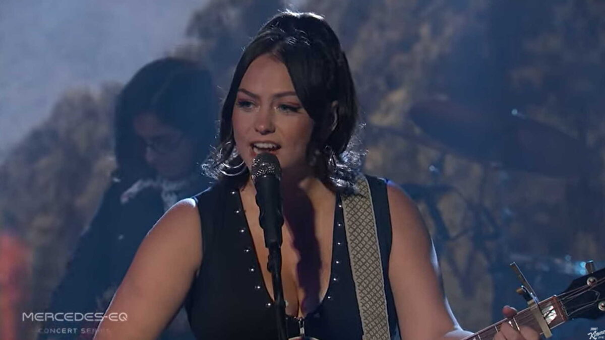 Angel Olsen Performs ‘Big Time’ On ‘Kimmel’