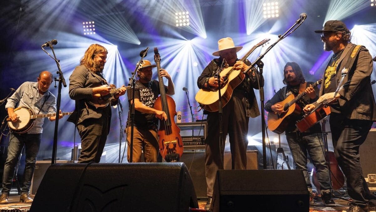 Peter Rowan & Lindsay Lou Join Greensky Bluegrass At Camp Greensky