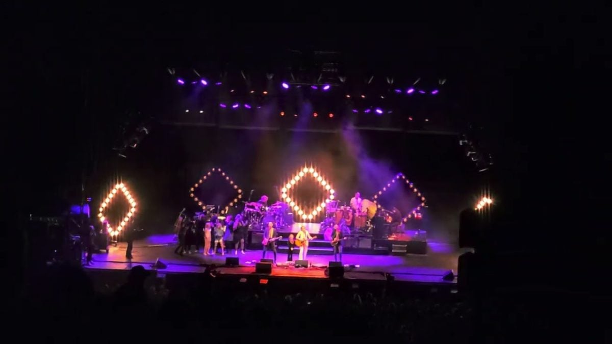 HOLD OUT YOUR HAND Brandi Carlile concert @ The Gorge (terrible quality)