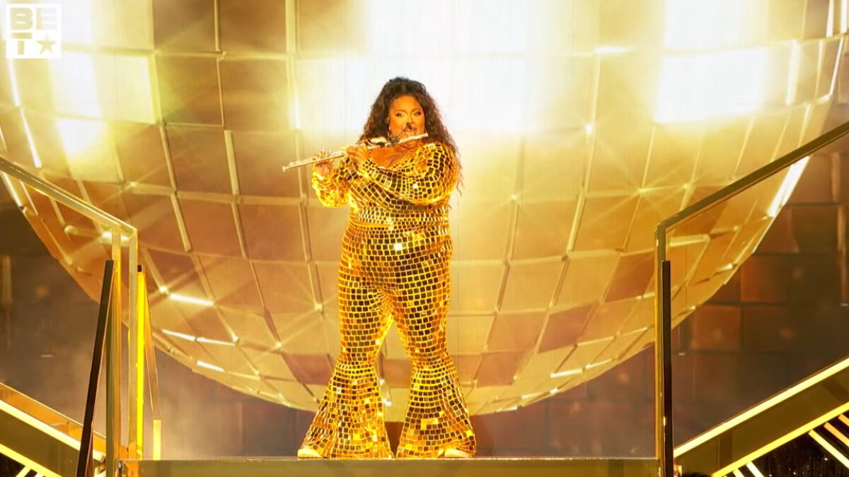 Lizzo Performs At BET Awards & Pledges Planned Parenthood Donation