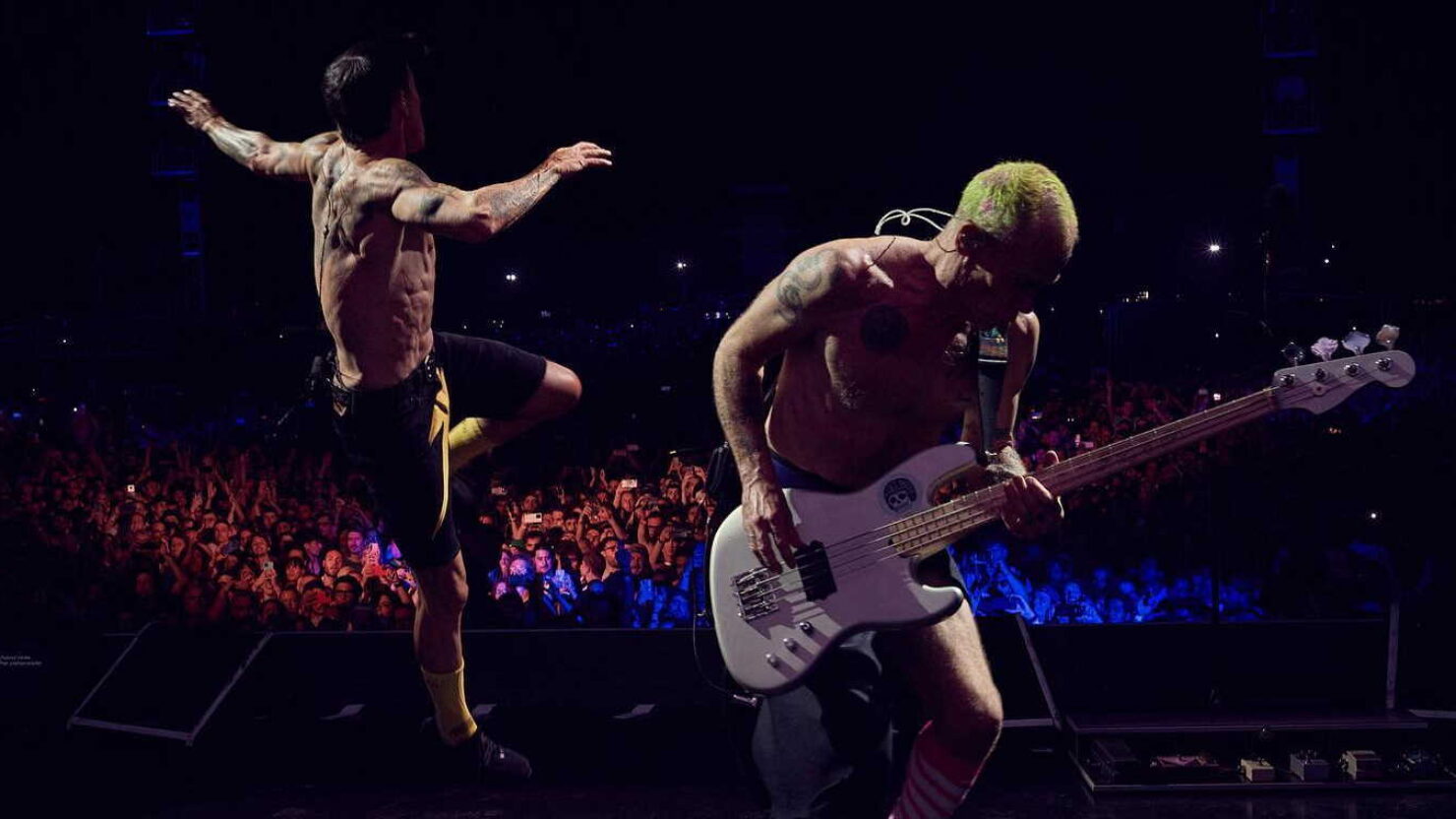 Red Hot Chili Peppers Dust Off ‘Universally Speaking’ In Manchester