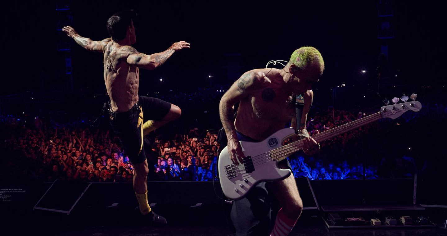 Red Hot Chili Peppers Dust Off Universally Speaking In Manchester