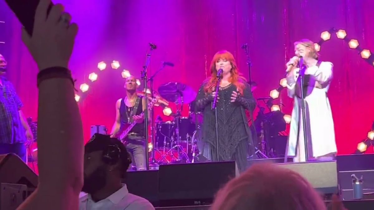 Love Is Alive - Brandi Carlile with Wynonna Judd - Ascend Amphitheater - July 9, 2022