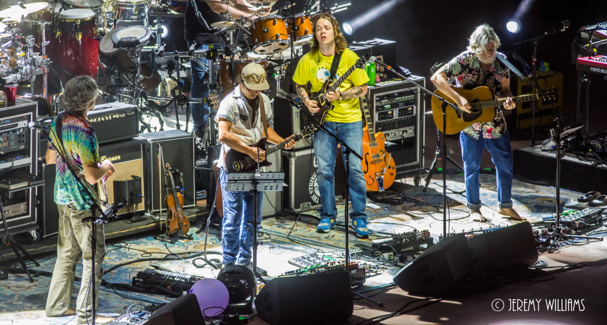 Watch Billy Strings & The String Cheese Incident Perform Grateful Dead
