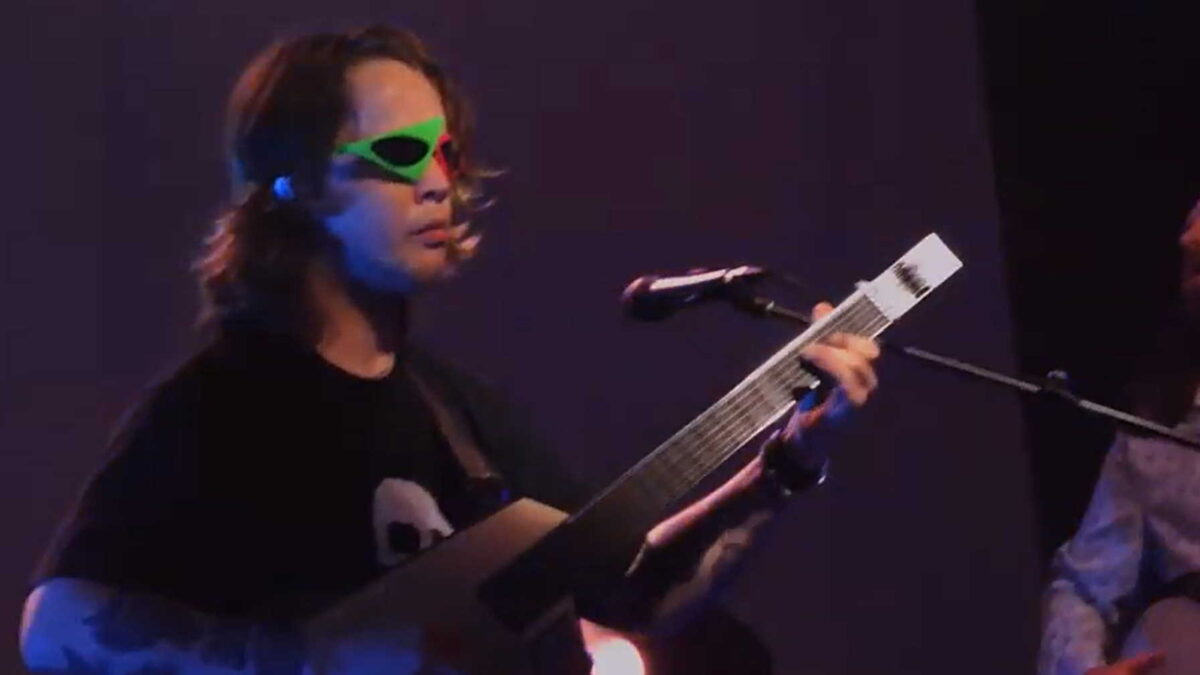 Billy Strings Plays ‘Gold Rush 3000’ In Chicago
