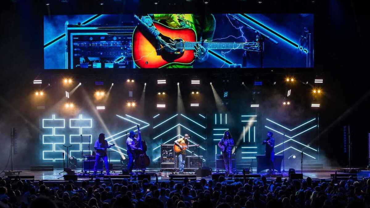 Billy Strings Debuts 'I'd Like To Be A Train' Cover In Indianapolis