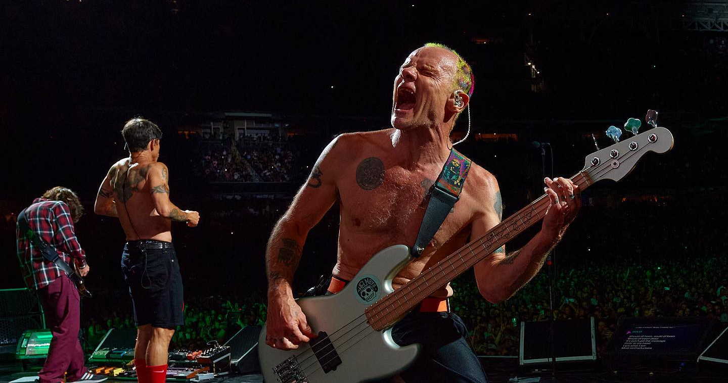 Red Hot Chili Peppers Dust Off She S Only 18 At Levi S Stadium