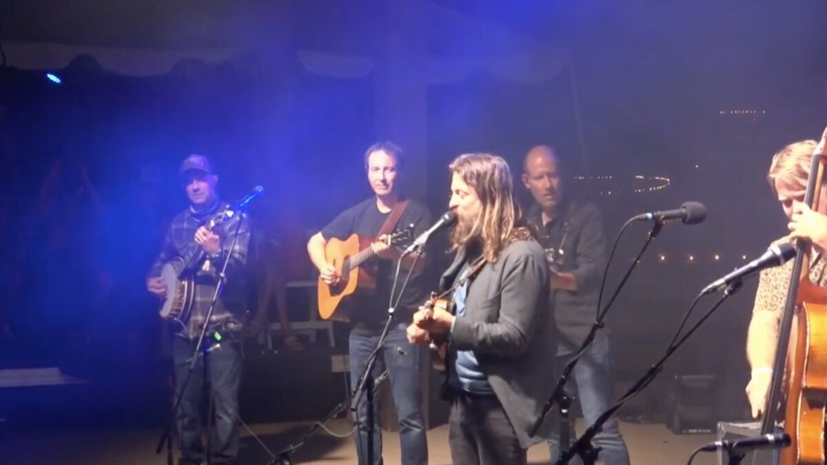 Greensky Bluegrass Plays Guest-Filled Final Performance At Northwest String Summit