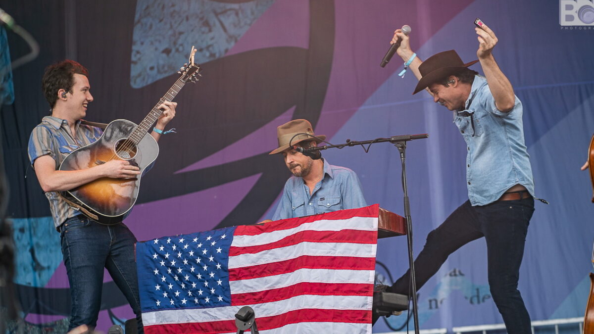 A Tradition Continues: Old Crow Medicine Show To Return To The Ryman For 2023 New Year’s Run
