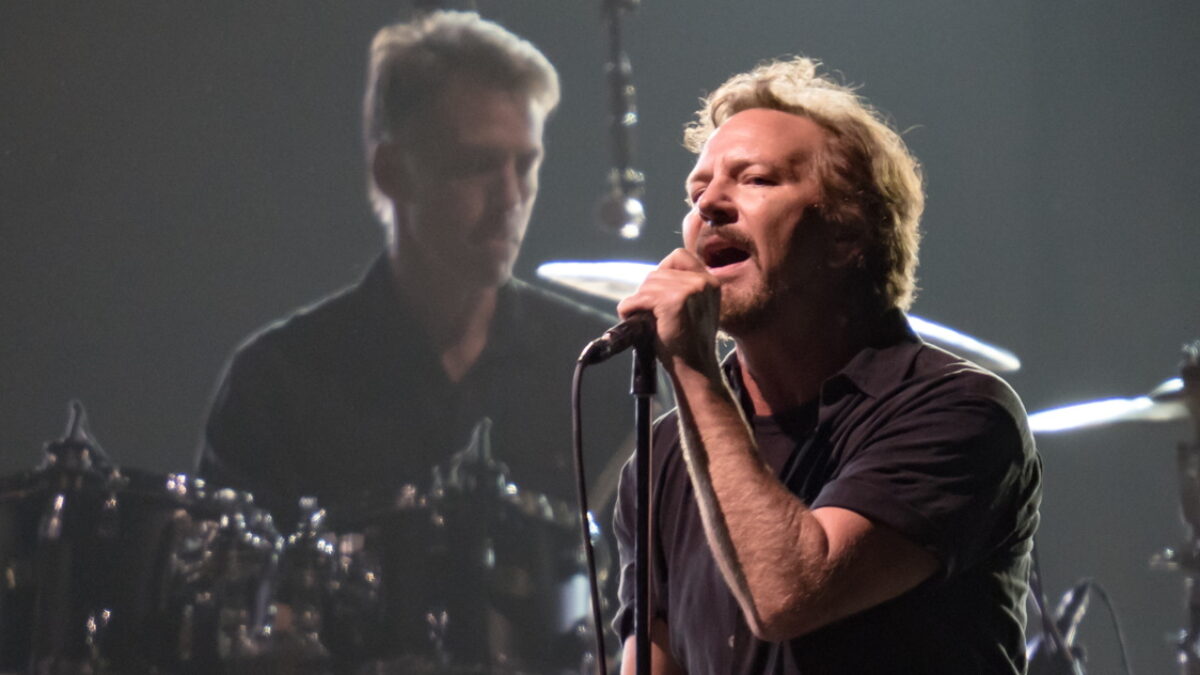 Pearl Jam Cancels Amsterdam Concert Due To Eddie Vedder Vocal Issues
