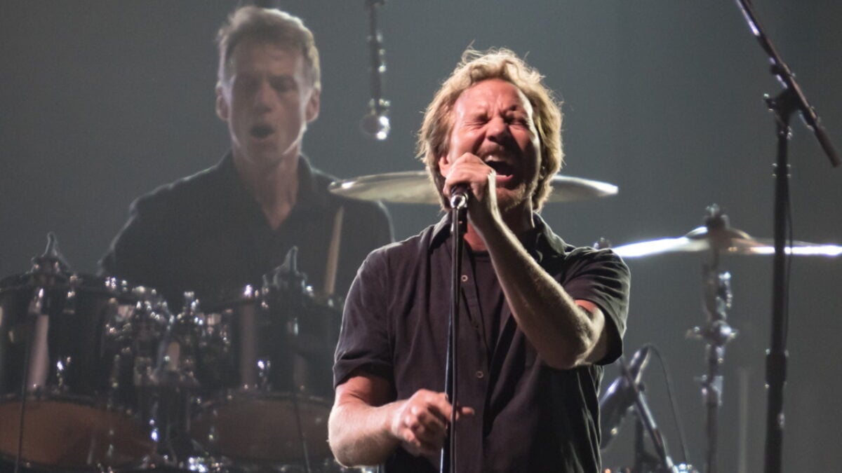 Pearl Jam Brings Out Chad Smith At Madison Square Garden