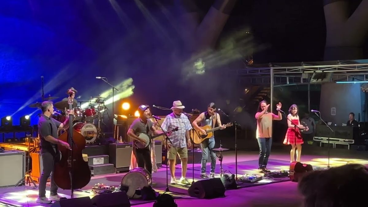 The Avett Brothers - Two Hands (Townes Van Zandt Cover) - Red Rocks Amphitheatre - July 10, 2022
