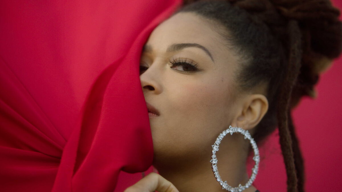 Valerie June Covers Gillian Welch’s ‘Look At Miss Ohio’