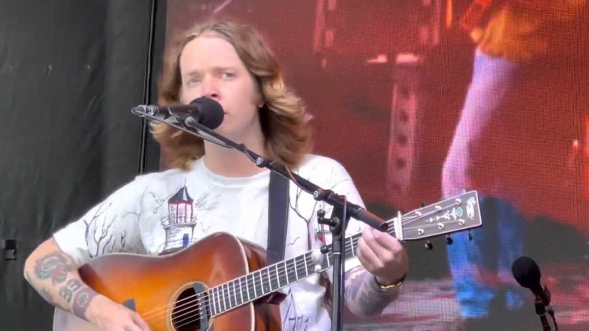 Billy Strings Debuts Widespread Panic Cover At Beach Road Weekend