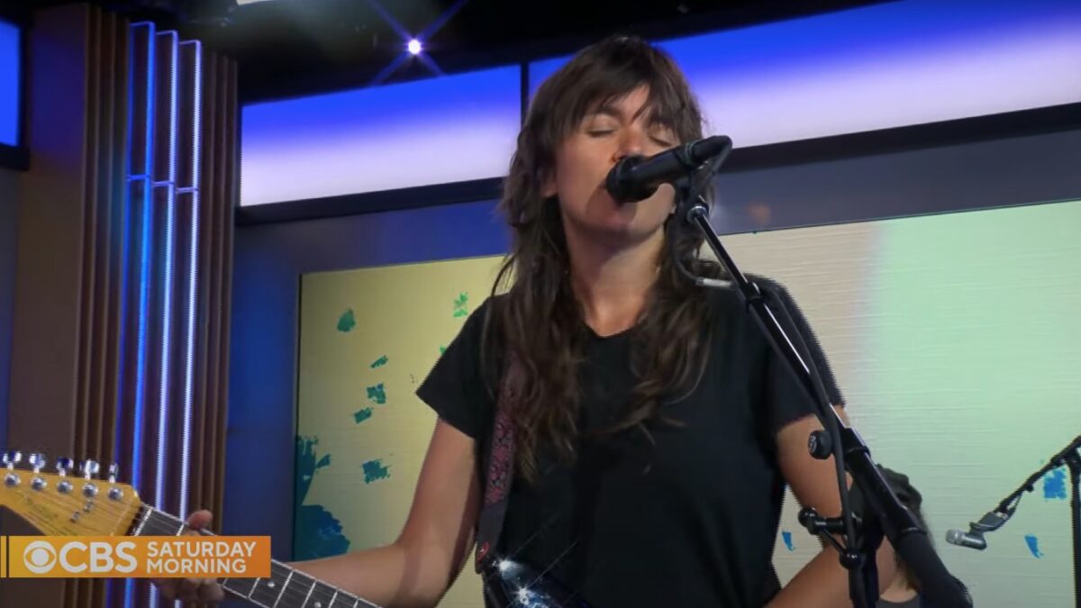 Courtney Barnett Performs On 'CBS Mornings'