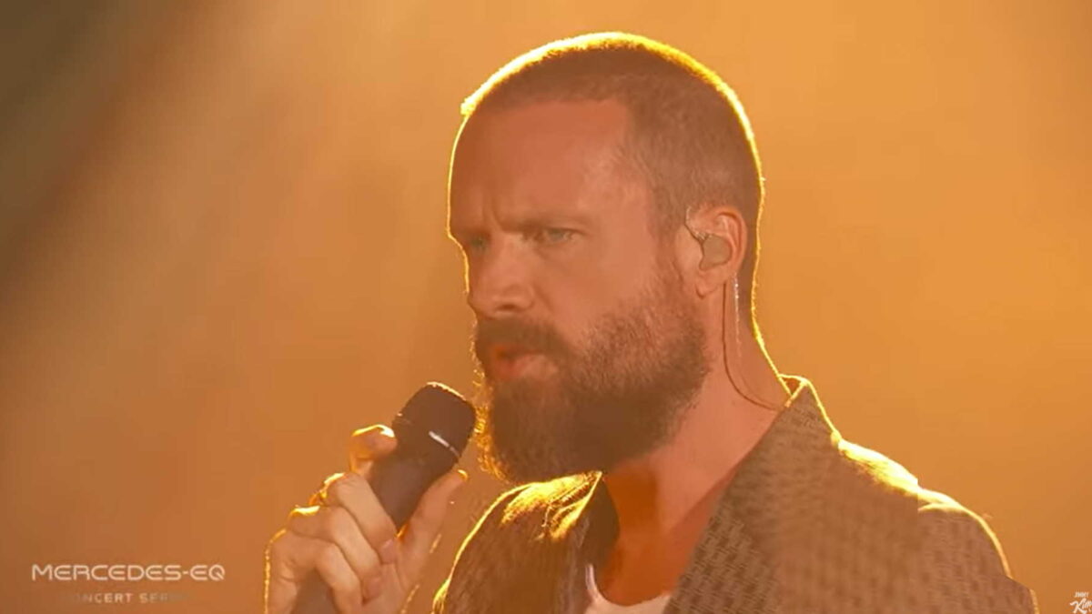 Father John Misty Performs ‘Buddy’s Rendezvous’ On ‘Kimmel’