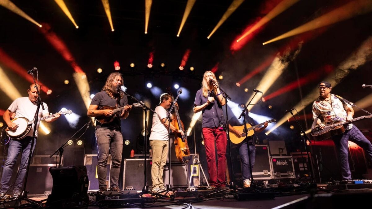 Greensky Bluegrass & Oliver Wood Cover ‘Midnight Rider’ In New Jersey