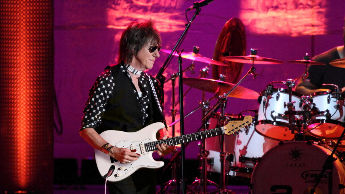 Jeff Beck Confirms Fall Tour 2022