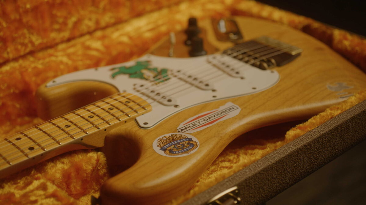 Fender Releases Jerry Garcia Alligator Replica Guitar