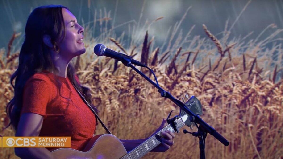 Madi Diaz Performs On 'CBS Mornings'