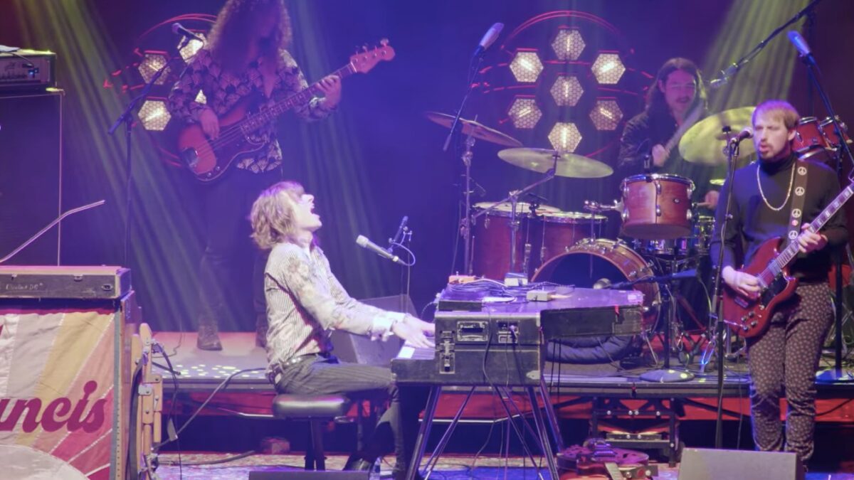 Watch Neal Francis Perform ‘Prometheus’ In Chicago: Pro-Shot Video