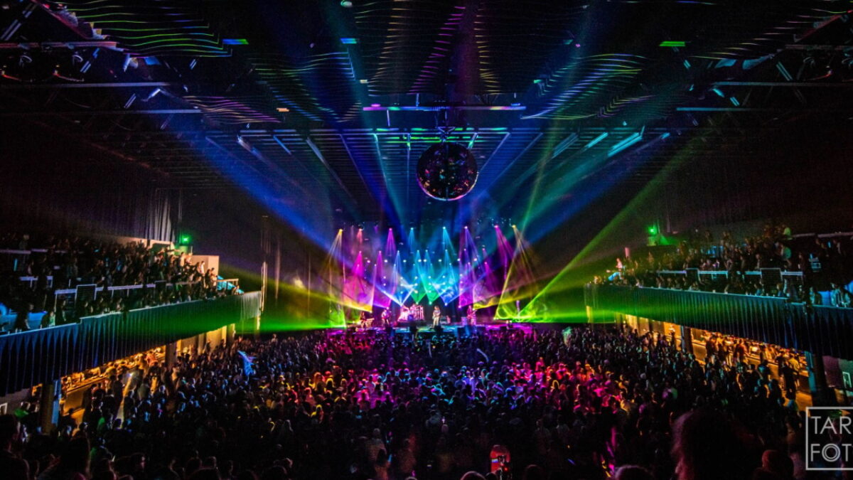 Pigeons Playing Ping Pong Announce New Year's Run 2022 In Pittsburgh