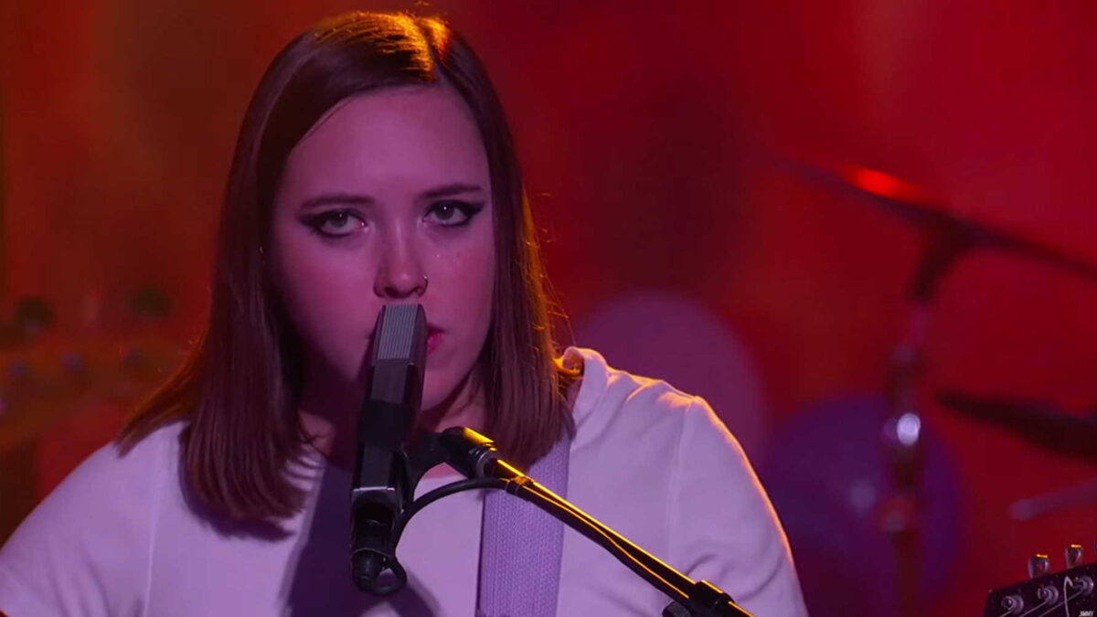 Soccer Mommy Performs ‘Feel It All The Time’ & ‘Shotgun’ On ‘Kimmel’