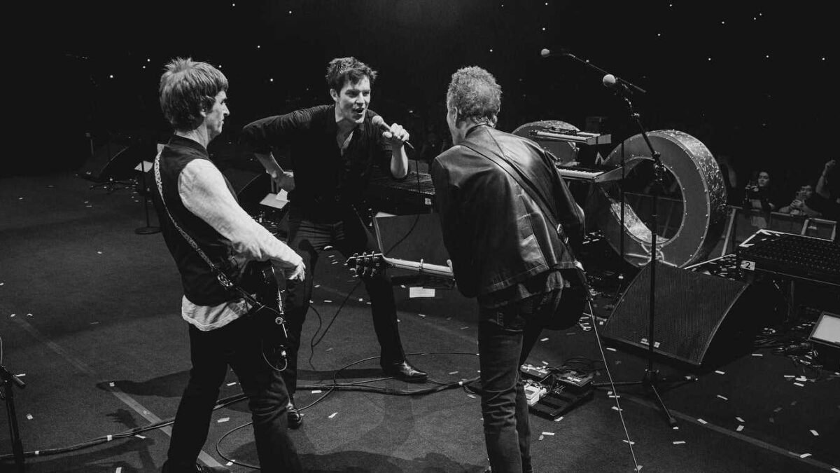 Lindsey Buckingham Joins The Killers In Los Angeles