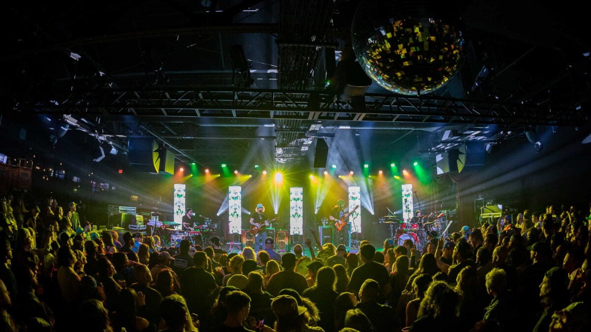 Twiddle Announces New Year’s Eve 2022 Concert In Maine With Dogs In A Pile