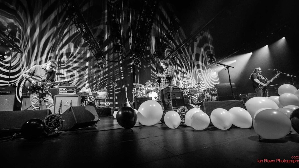 Widespread Panic Honors Michael Houser At Atlanta's Fox Theatre