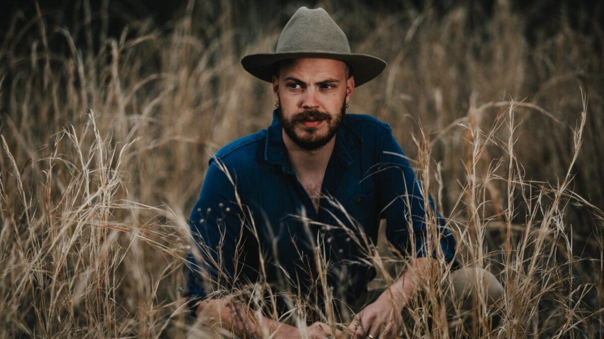 Barrett Davis Premieres New Single 'Lazarus'