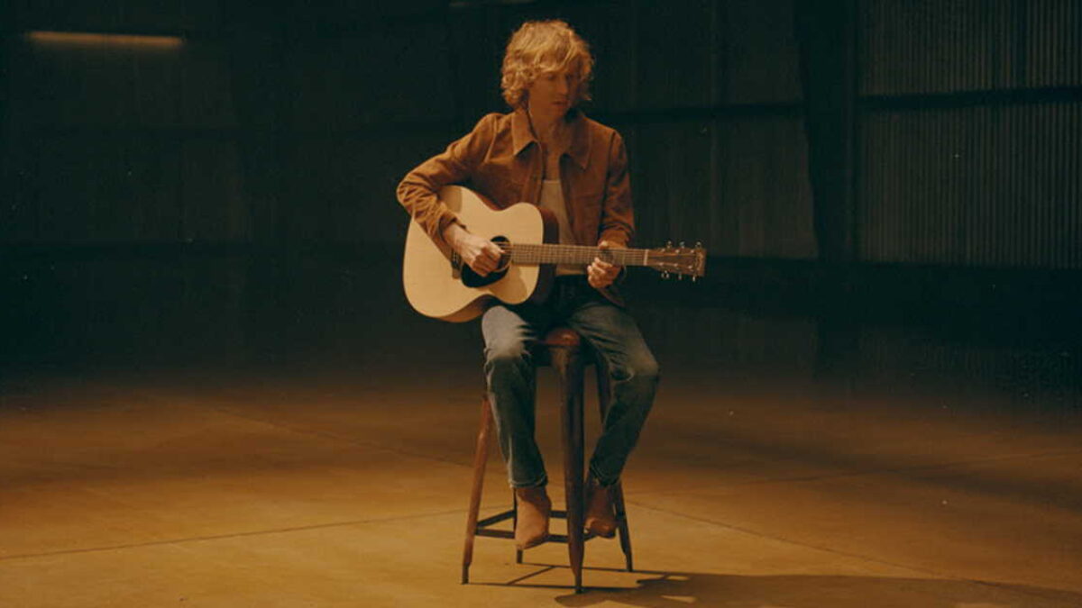 Beck Releases Neil Young Cover ‘Old Man’