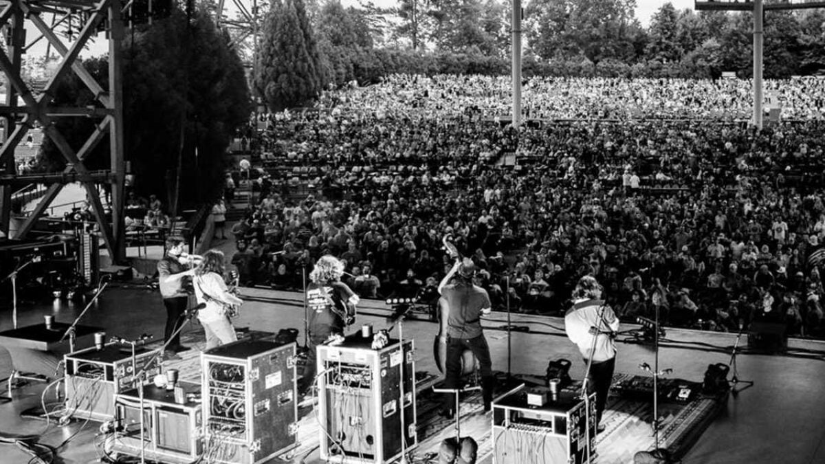 Billy Strings Debuts Widespread Panic Cover & Joins Willie Nelson In Alpharetta