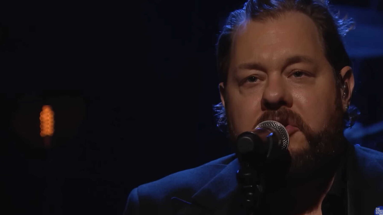 Nathaniel Rateliff & The Night Sweats Perform ‘Face Down In The Moment