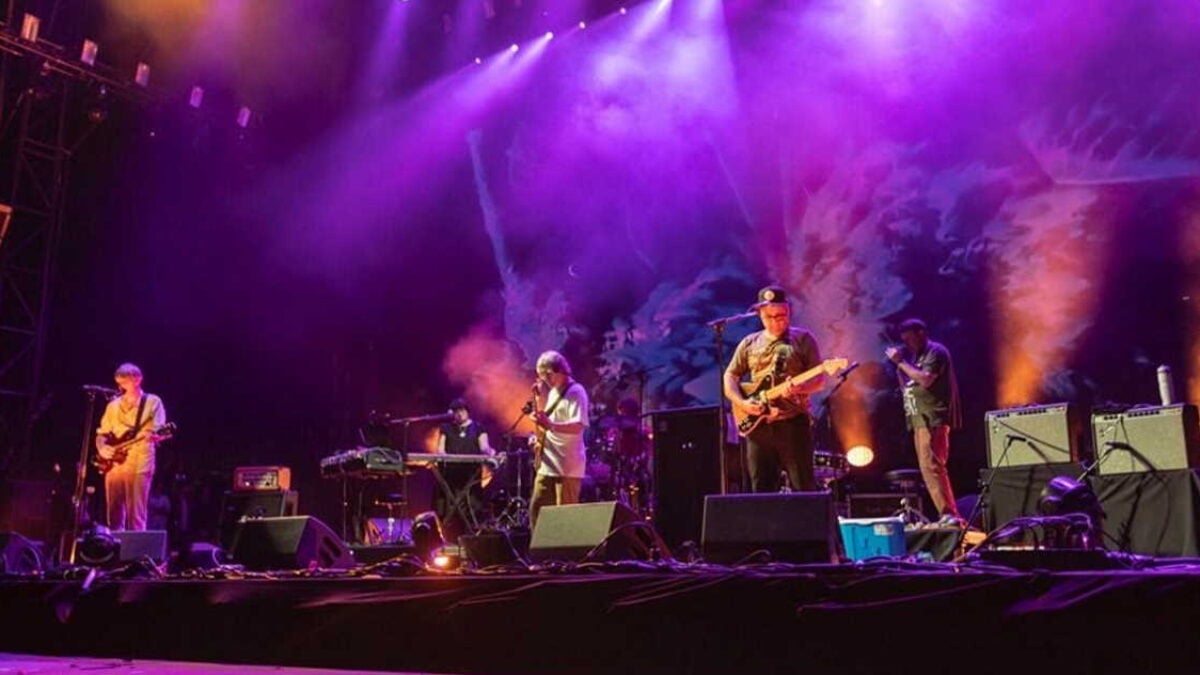 Pavement Busts Out ‘Half A Canyon’ In Boston