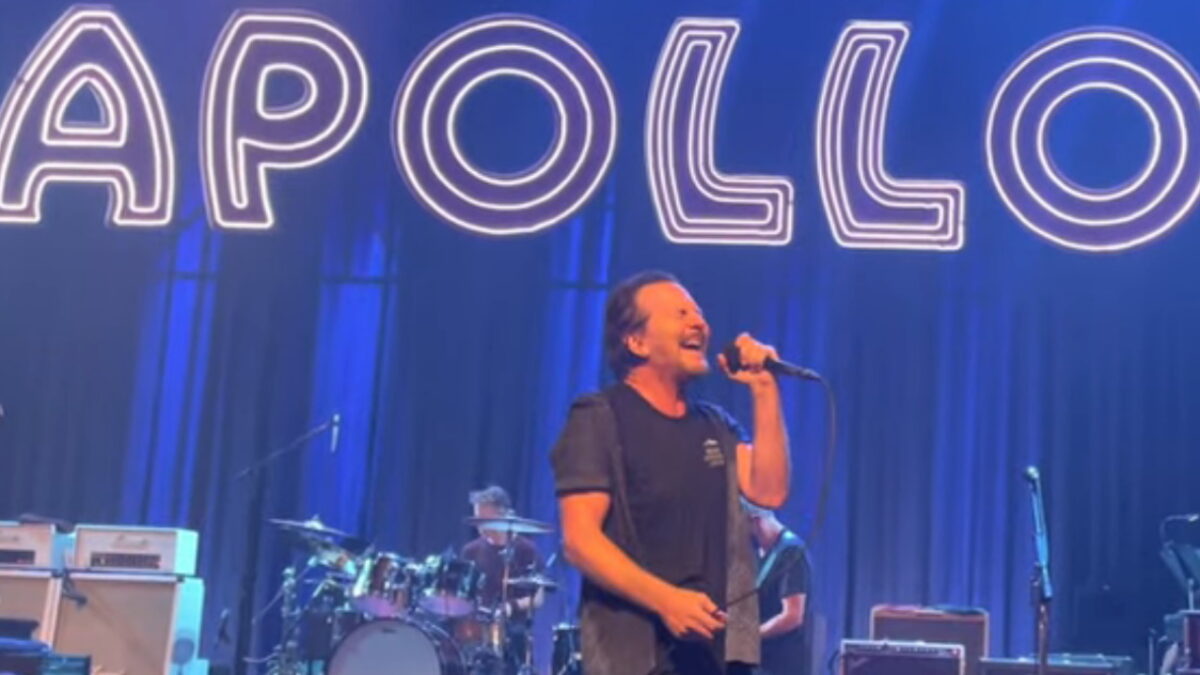 Pearl Jam Makes Apollo Theater Debut