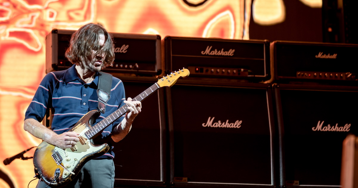 Red Hot Chili Peppers’ John Frusciante Covers ‘Danny's Song’ At Fenway Park