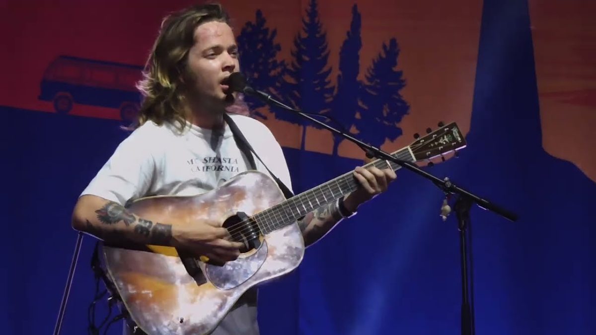Billy Strings - Away From The Mire 9/13/2022 Outlaw Music Festival Bridgeport, CT