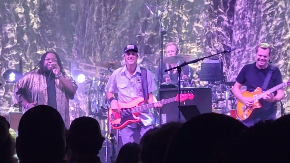 Umphrey’s McGee Covers Prince With Main Squeeze's Corey Frye In Los Angeles