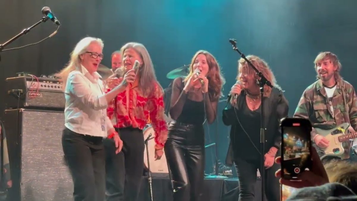 Broken Social Scene with Tracey Ullman and Meryl Streep