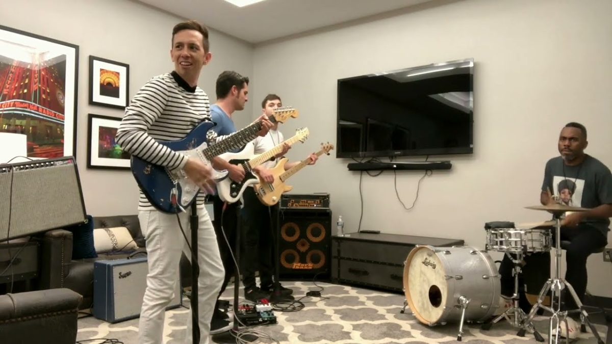 The Fearless Flyers // backstage at Madison Square Garden (pre-gig rehearsal)